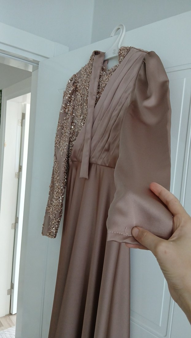 Bej İşlemeli Uzun Abiye Elbise - Görsel 3