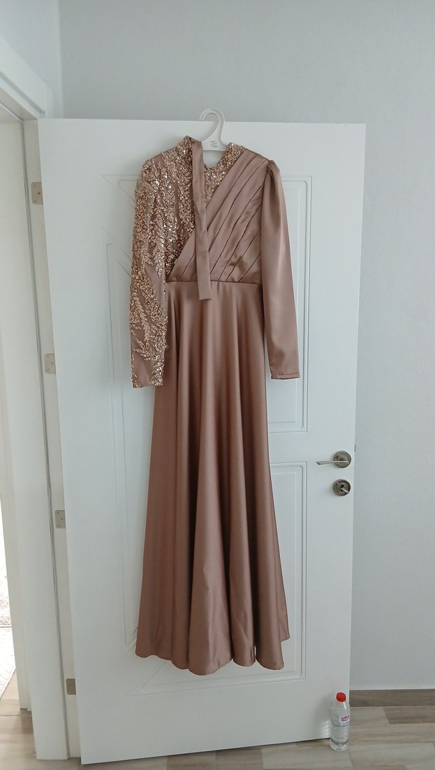 Bej İşlemeli Uzun Abiye Elbise - Görsel 2