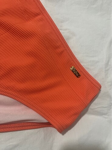 Buffalo Bikini alt