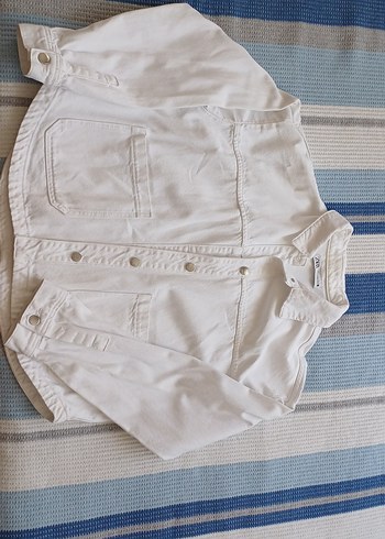 Zara Düğmeli Beyaz Kadın Kot Ceket
