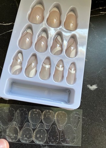 Flormar Beyaz Desenli Tırnak Süsü Seti