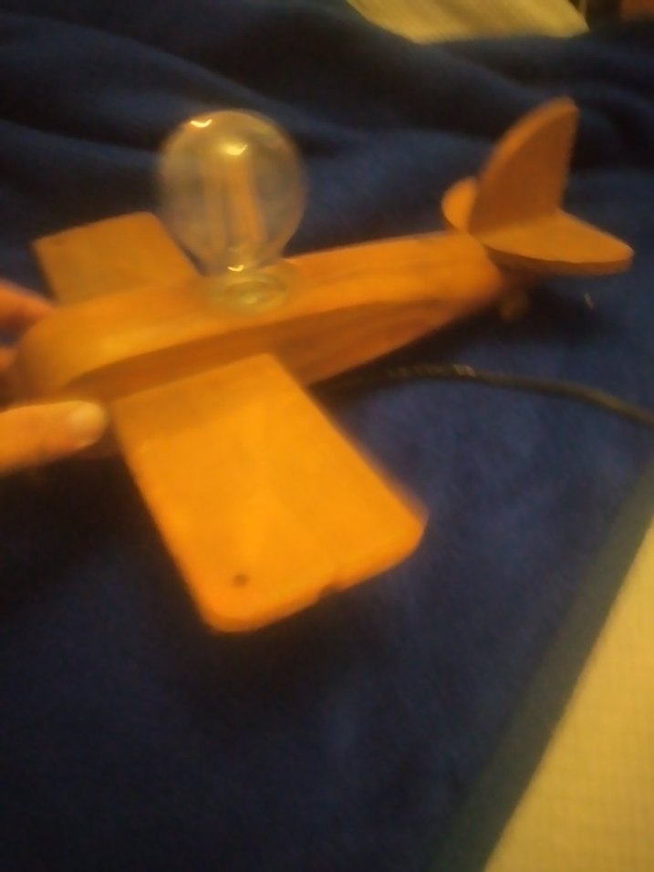 Ahşap Uçak Tasarımlı Masa Lambası - Görsel 3