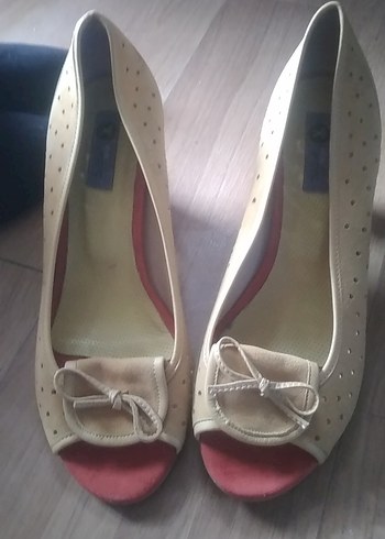 Kırmızı Tokalı Kadın Dolgu Topuk Ayakkabı 3 u tek fiyat - Görsel 3