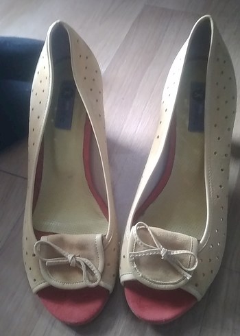 Kırmızı Tokalı Kadın Dolgu Topuk Ayakkabı 3 u tek fiyat - Görsel 4