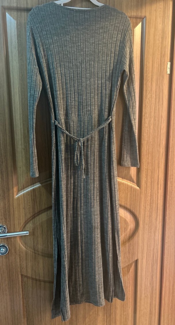 Vizon V Yaka Triko Midi Elbise - Görsel 5