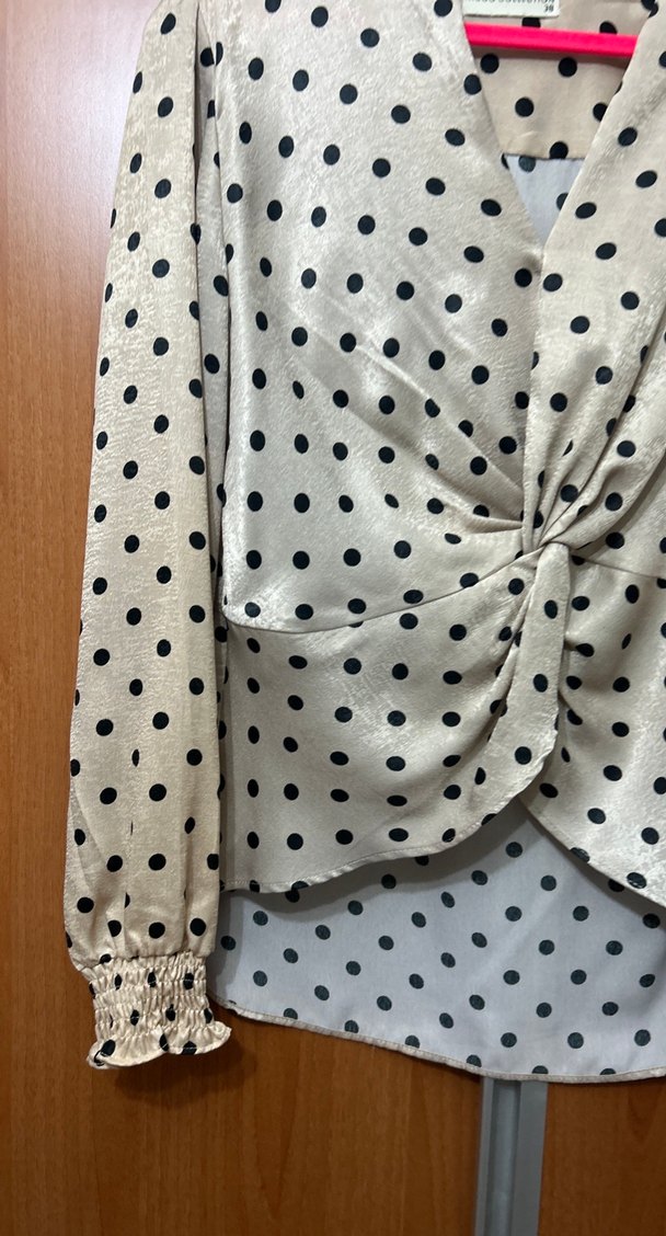 Gri Puantiyeli V Yaka Kadın Bluz - Görsel 2