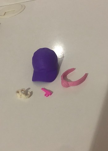 Barbie Mor Şapka ve Renkli Aksesuar Seti