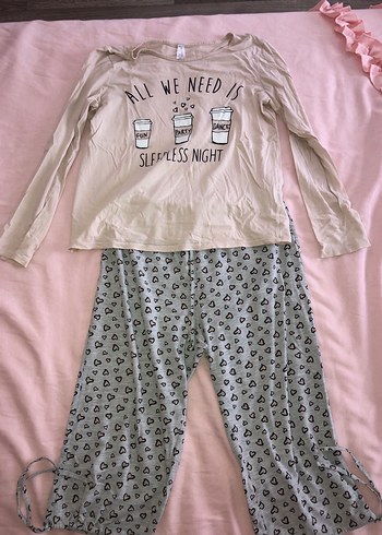 Pembe Desenli Uzun Kollu Rahat Pijama Takımı