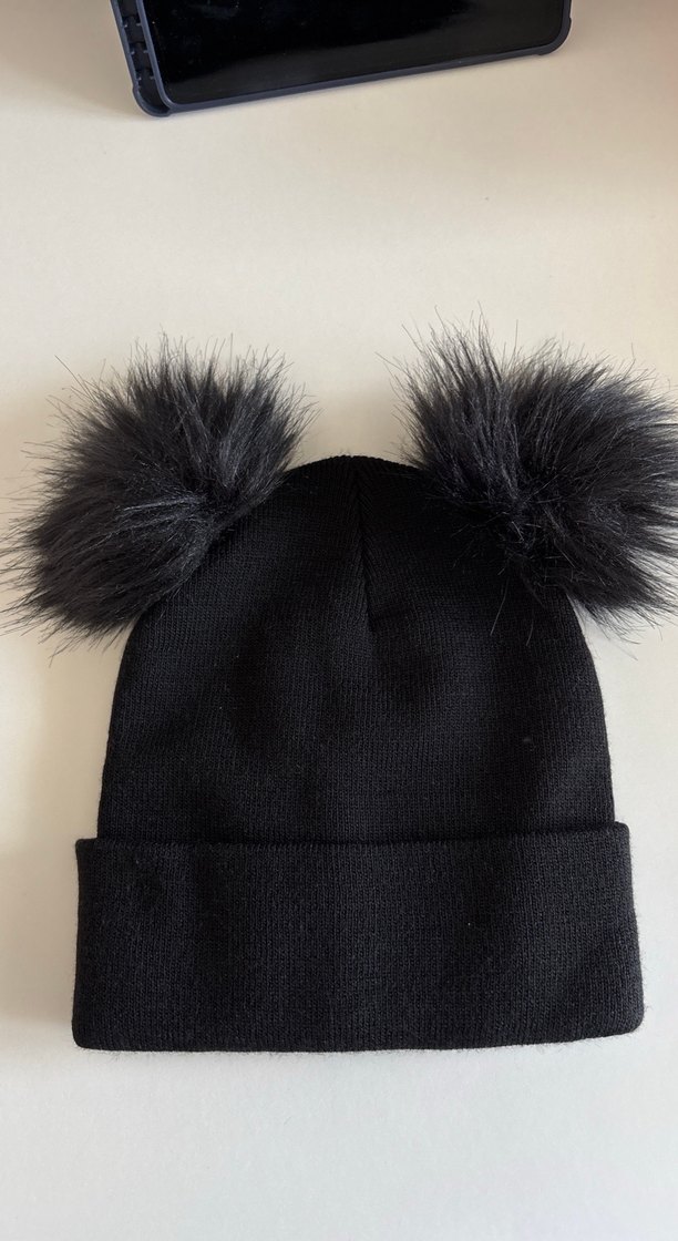 Siyah Kürklü Kadın Bere - Görsel 2