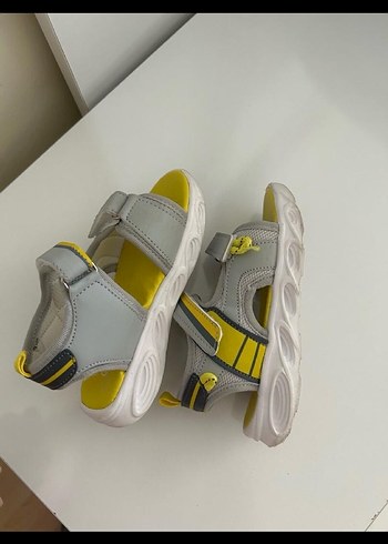LC Waikiki Sarı Gri Erkek Çocuk Spor Sandalet