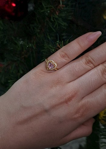 Pembe Pul Detaylı Kadın Yüzük
