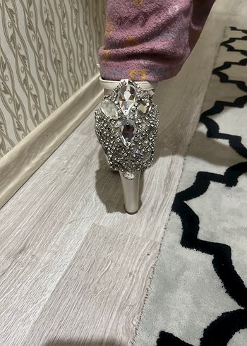 Beyaz Yüksek Topuklu Pullu Abiye Ayakkabı - Görsel 2