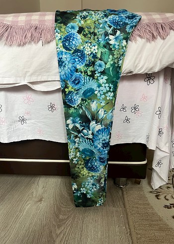 Renkli Çiçek Desenli Kadın Midi Kumaş Pantolon - Görsel 2