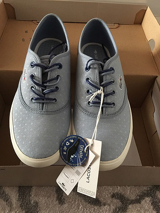 Lacoste ayakkabı etiketli