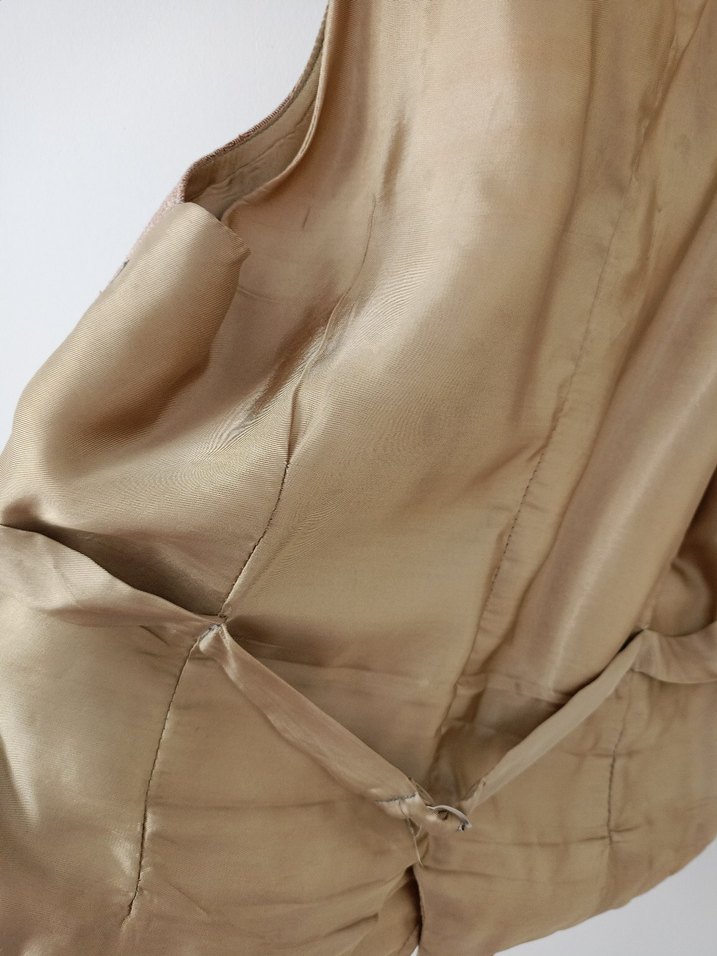 Bej Düğmeli Klasik Erkek Yelek - Görsel 4