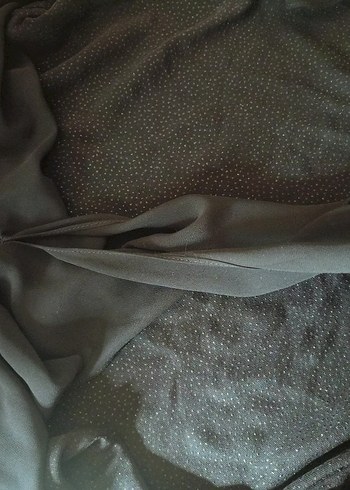 Dirsek Kollu Drapeli Siyah Parlak Bluz - Görsel 3