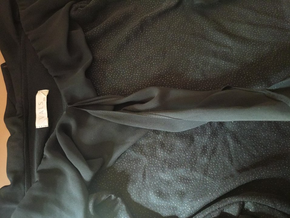 Dirsek Kollu Drapeli Siyah Parlak Bluz - Görsel 3