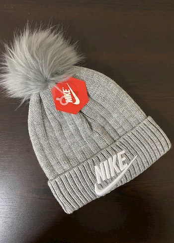 Nike Gri Nike Kadin Orgu Bere Ponponlu