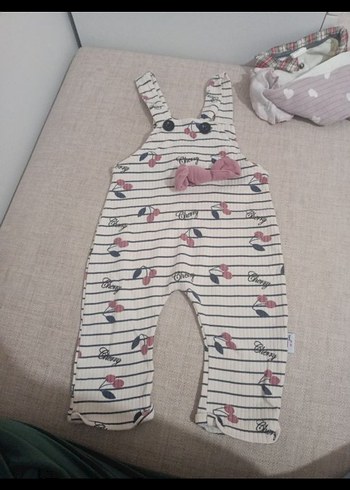 Bir adet elbise üç adet tulum - Görsel 4