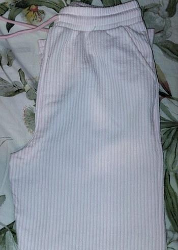 Bershka Pembe Beyaz çizgili pantolon