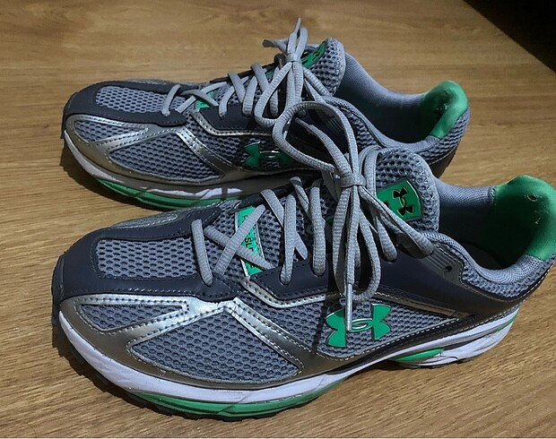 Under Armour Hovr Apparition 42.5
