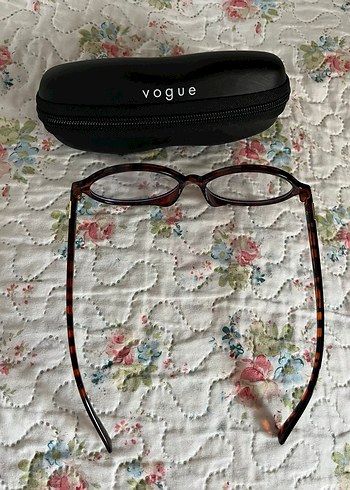 Miu Miu Kadın Gözlüğü - Görsel 3