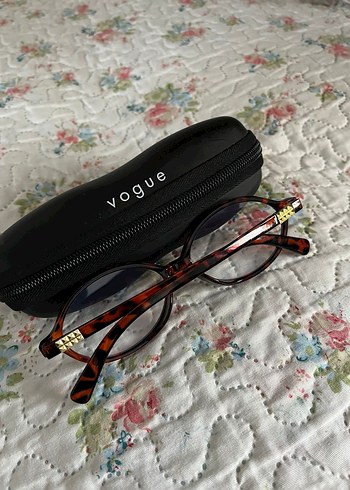 Miu Miu Kadın Gözlüğü - Görsel 2