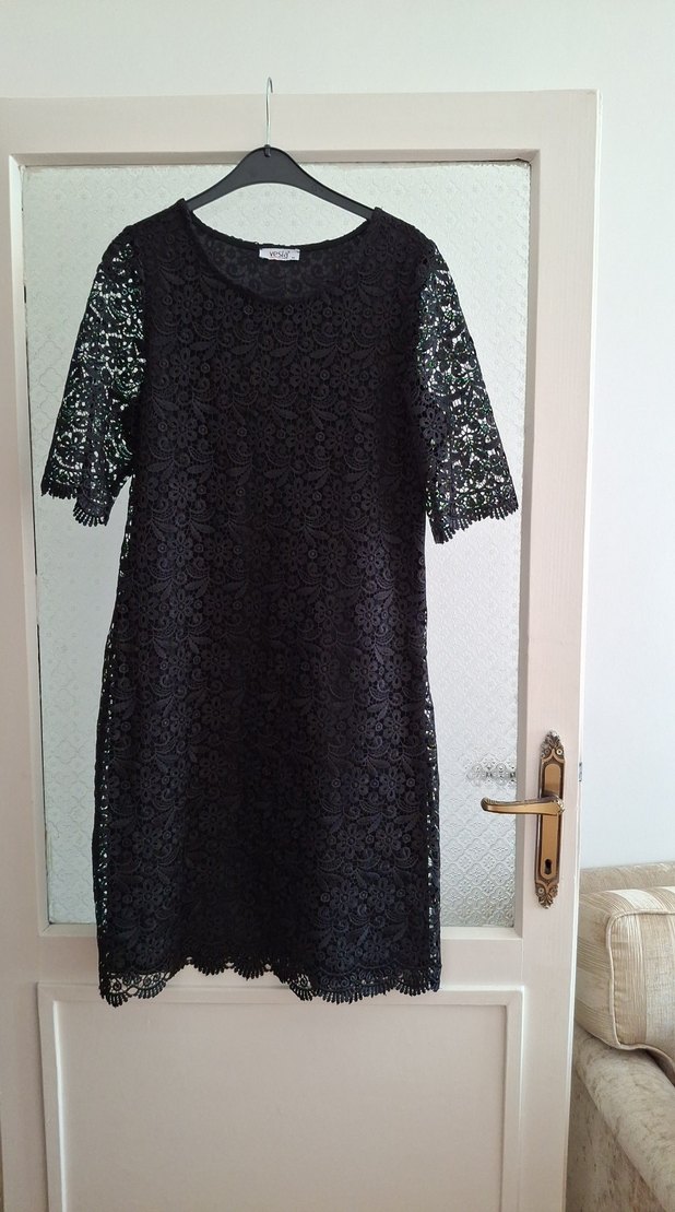 Siyah Dantel Detaylı Midi Elbise - Görsel 2