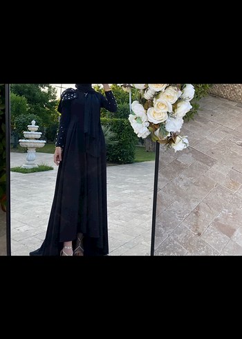 Siyah Uzun Kollu Dökümlü Gotik Tesettür Abiye Elbise