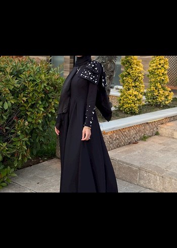 m Beden Siyah Uzun Kollu Dökümlü Gotik Tesettür Abiye Elbise