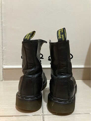 38 Beden Doc Martens