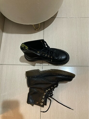 38 Beden siyah Renk Doc Martens
