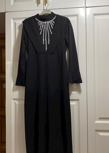 Uzun Siyah Nakışlı Gotik Elbise