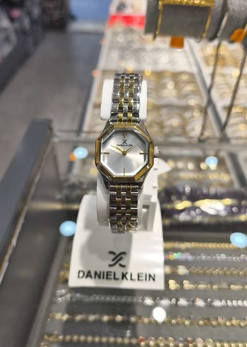  Beden Daniel Klein bayan saat