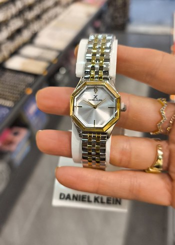 Daniel Klein bayan saat
