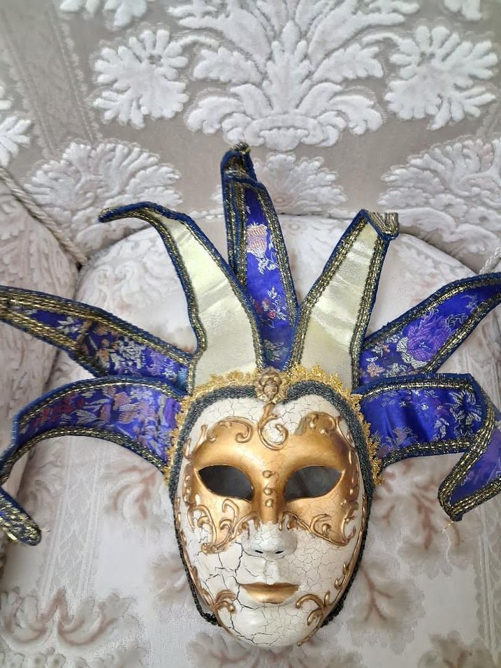 Mavi ve Altın Renkli Karnaval Maskesi - Görsel 2