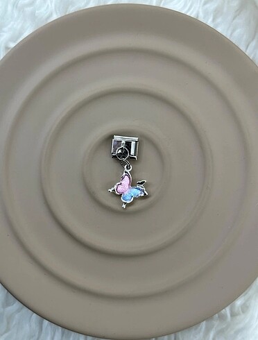 Nomination charm
