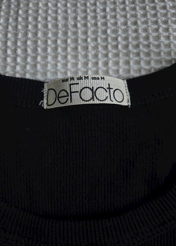 Siyah Yüksek Yakalı Kadın Atlet - Görsel 2