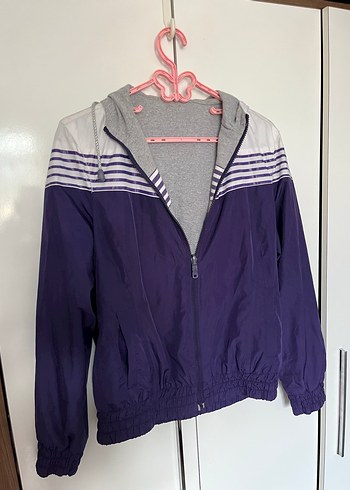 Kadın Mor Kapüşonlu Fermuarlı Yağmurluk - Görsel 2