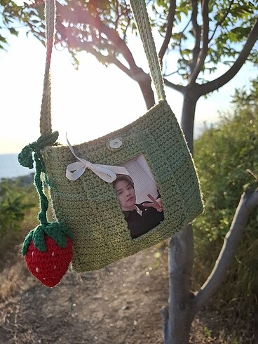Beden Figürlük ve photocardlık örgü çanta