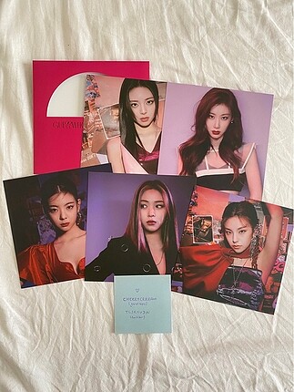 itzy guess who postcard