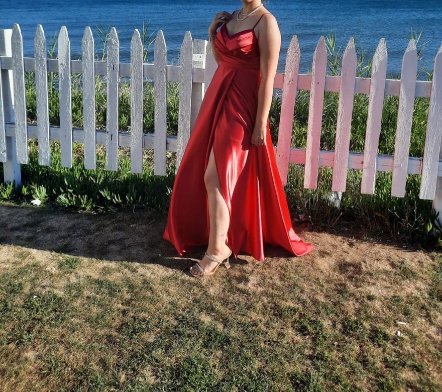 Kırmızı Straplez Uzun Drapeli Kadın Abiye - Görsel 3