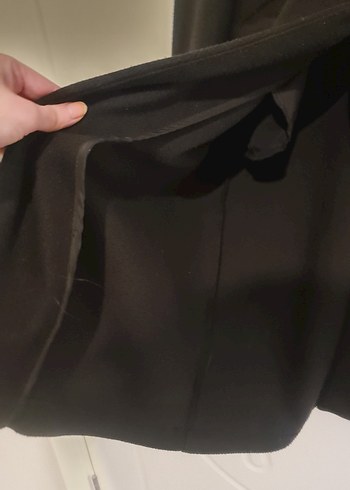 Bershka Düük omuz Düğmeli Siyah Kaban - Görsel 4