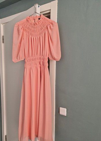 Pembe Uzun Renkli Fırfırlı Elbise