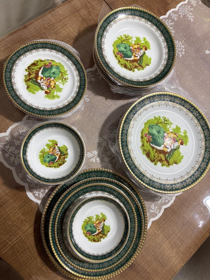 Yeşil Desenli Klasik Porselen Tabak Seti - Görsel 2