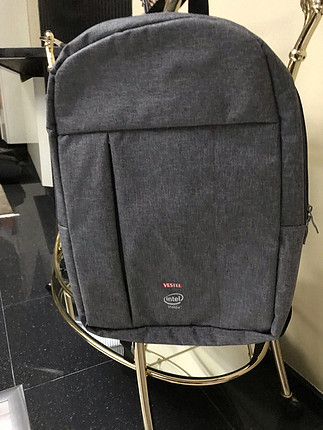 Kullanılmamış laptop çantası 