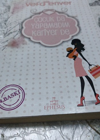 Pembe Renkli Bebek Figürlü Kitap