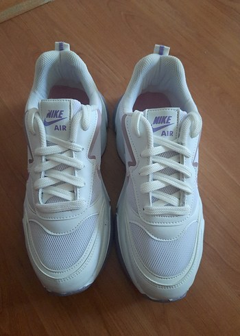 Nike Beyaz Platform Topuklu Spor Ayakkabı - Görsel 2