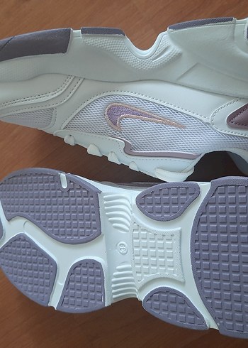 Nike Beyaz Platform Topuklu Spor Ayakkabı - Görsel 3