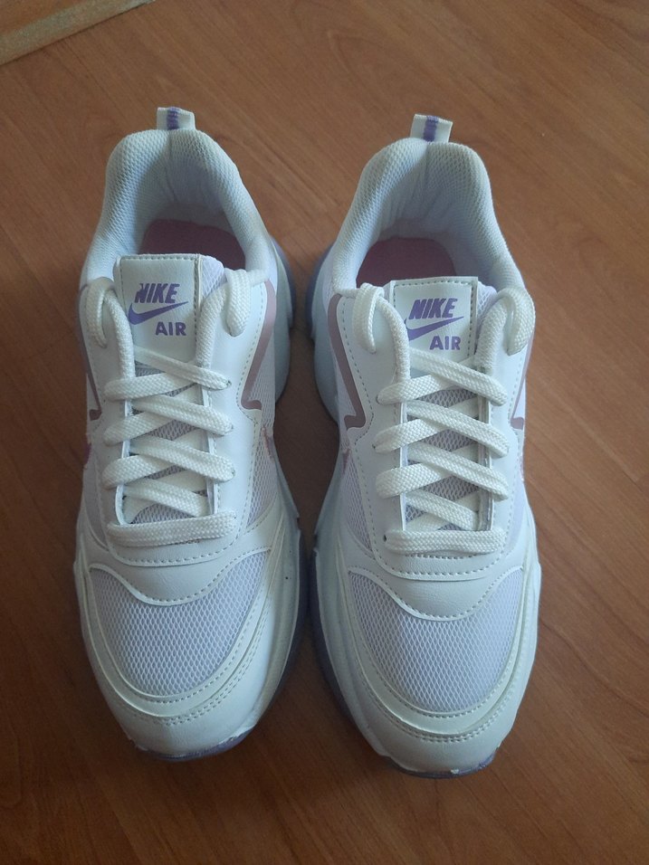 Nike Beyaz Platform Topuklu Spor Ayakkabı - Görsel 2